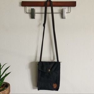 Fjallraven pocket shoulder bag - dark grey